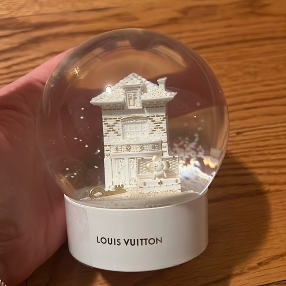 Louis Vuitton Accessories - 2022 Louis Vuitton snow globe